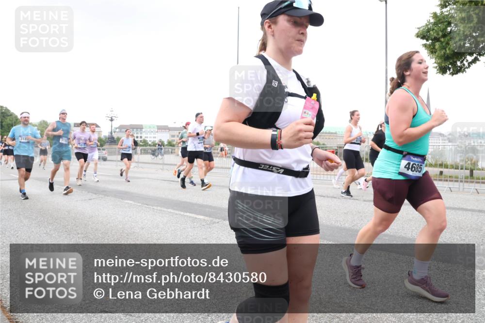 29.06.2025 - hella hamburg halbmarathon Lena Gebhardt http://msf.ph/oto/8430580 29.06.2025 10:54:13 Lombardsbrücke 318, 3188, 5817, 3, 4685, 1017, 1263, 1687, 1744, 1753, 1762, 1779, 1789, 1822, 1949, 2079, 2372, 2532, 2600, 2761, 2854, 3055, 3079, 3187, 3188, 3249, 3364, 3465, 3467, 3557, 3761, 3795, 3857, 4323, 4685, 4720, 4801, 4838, 4971, 5157, 5216, 5309, 5430, 5514, 5804, 5817, 5898, 5933, 5964, 6023, 6039, 6192, 6273, 6279, 6468, 6583, 6987, 6988, 7498, 7614, 7670, 7874, 7946, 8801, 8803, 8867, 8924, 9130, 9138, 9203, 9503, 9572, 10207, 11354, 11390, 11785 meine-sportfotos.de