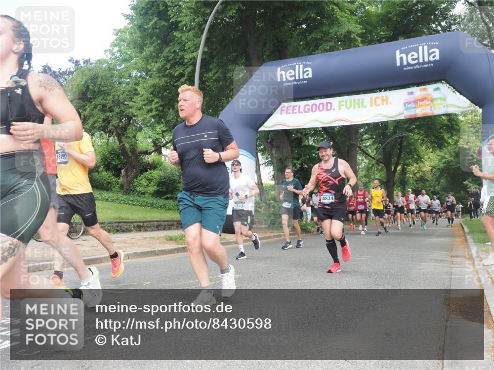 29.06.2025 - hella hamburg halbmarathon KatJ http://msf.ph/oto/8430598 29.06.2025 10:41:54 Zwischen KM18-KM19 1120, 1143, 2432, 3058, 3898, 6587, 8618 meine-sportfotos.de