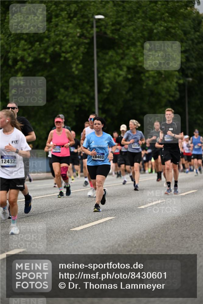 29.06.2025 - hella hamburg halbmarathon Dr. Thomas Lammeyer http://msf.ph/oto/8430601 29.06.2025 10:51:58 Kennedybrücke 1073, 1430, 1523, 1593, 1618, 2163, 2211, 2320, 2407, 2491, 2500, 3679, 4239, 4342, 5700, 5796, 6255, 6256, 7240, 8105, 8158, 8270, 9356, 9743, 9758, 10658, 10777, 10903, 11276 meine-sportfotos.de