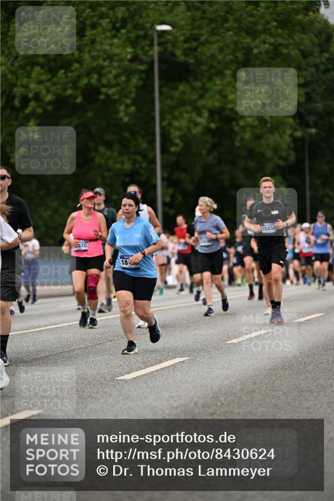 29.06.2025 - hella hamburg halbmarathon Dr. Thomas Lammeyer http://msf.ph/oto/8430624 29.06.2025 10:51:58 Kennedybrücke 1073, 1430, 1523, 1593, 1618, 2163, 2211, 2320, 2407, 2491, 2500, 3679, 4239, 4342, 5700, 5796, 6255, 6256, 7240, 8105, 8158, 8270, 9356, 9743, 9758, 10658, 10777, 10903, 11276 meine-sportfotos.de
