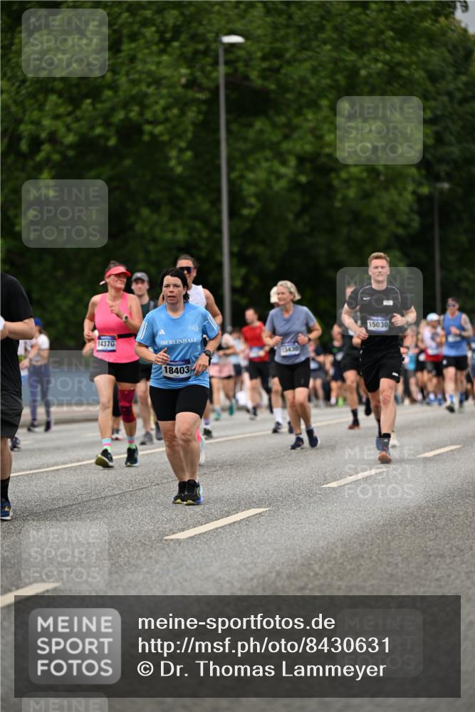 29.06.2025 - hella hamburg halbmarathon Dr. Thomas Lammeyer http://msf.ph/oto/8430631 29.06.2025 10:51:59 Kennedybrücke 1073, 1430, 1523, 1618, 2163, 2211, 2320, 2407, 2491, 2500, 3679, 4239, 4342, 5700, 5796, 6255, 6256, 7240, 8105, 8158, 8270, 9356, 9743, 9758, 10658, 10777, 10903, 11276 meine-sportfotos.de