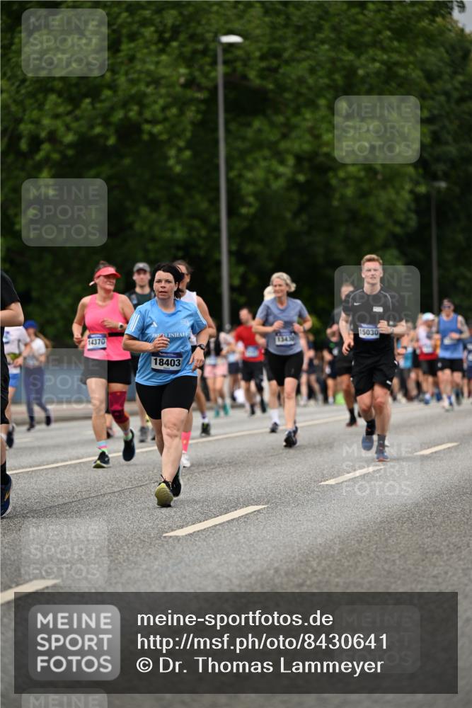 29.06.2025 - hella hamburg halbmarathon Dr. Thomas Lammeyer http://msf.ph/oto/8430641 29.06.2025 10:51:59 Kennedybrücke 1073, 1430, 1523, 1618, 2163, 2211, 2320, 2407, 2491, 2500, 3679, 4239, 4342, 5700, 5796, 6255, 6256, 7240, 8105, 8158, 8270, 9356, 9743, 9758, 10658, 10777, 10903, 11276 meine-sportfotos.de