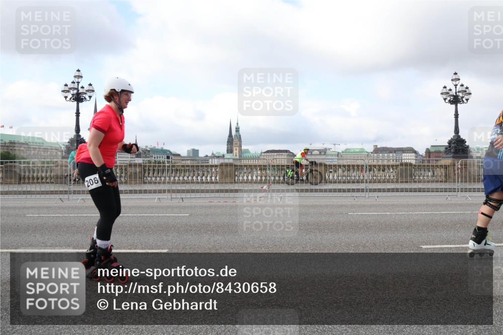 29.06.2025 - hella hamburg halbmarathon Lena Gebhardt http://msf.ph/oto/8430658 29.06.2025 09:00:21 Lombardsbrücke 208 meine-sportfotos.de