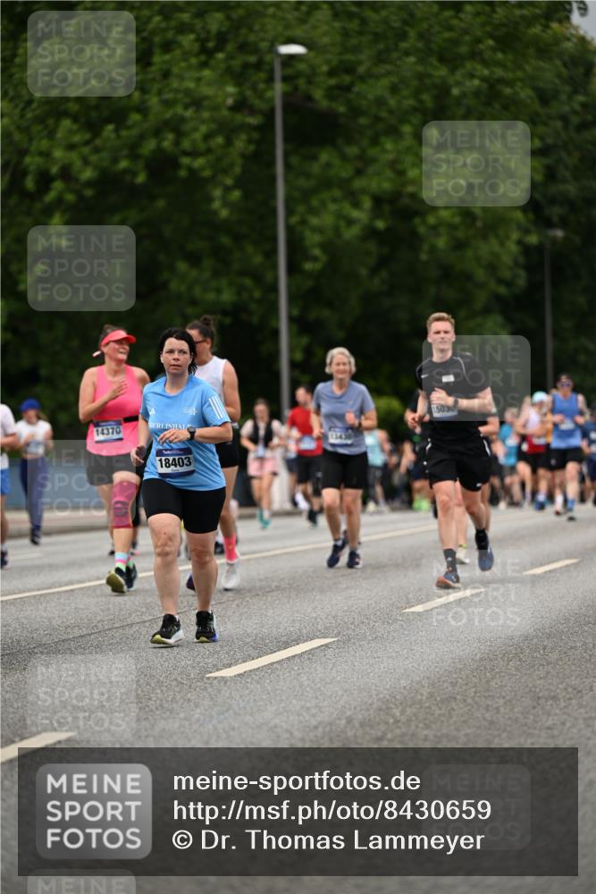29.06.2025 - hella hamburg halbmarathon Dr. Thomas Lammeyer http://msf.ph/oto/8430659 29.06.2025 10:51:59 Kennedybrücke 1073, 1430, 1523, 1618, 2163, 2211, 2320, 2407, 2491, 2500, 3679, 4239, 4342, 5700, 5796, 6255, 6256, 7240, 8105, 8158, 8270, 9356, 9743, 9758, 10658, 10777, 10903, 11276 meine-sportfotos.de