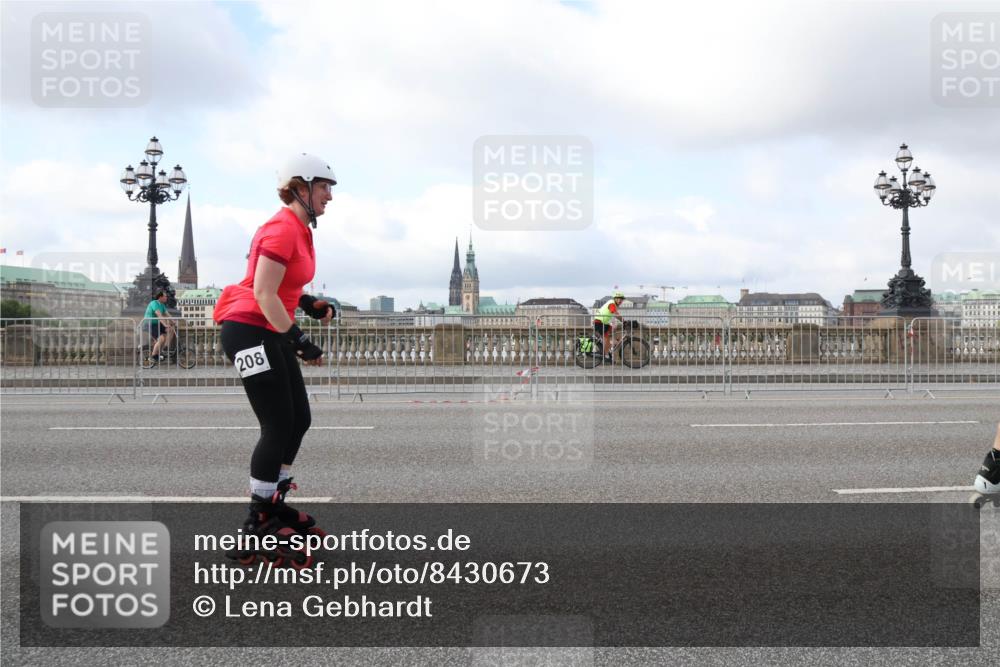 29.06.2025 - hella hamburg halbmarathon Lena Gebhardt http://msf.ph/oto/8430673 29.06.2025 09:00:21 Lombardsbrücke 208 meine-sportfotos.de