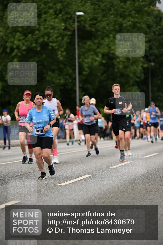 29.06.2025 - hella hamburg halbmarathon Dr. Thomas Lammeyer http://msf.ph/oto/8430679 29.06.2025 10:51:59 Kennedybrücke 1073, 1430, 1523, 1618, 2163, 2211, 2320, 2407, 2491, 2500, 3679, 4239, 4342, 5700, 5796, 6255, 6256, 7240, 8105, 8158, 8270, 9356, 9743, 9758, 10658, 10777, 10903, 11276 meine-sportfotos.de