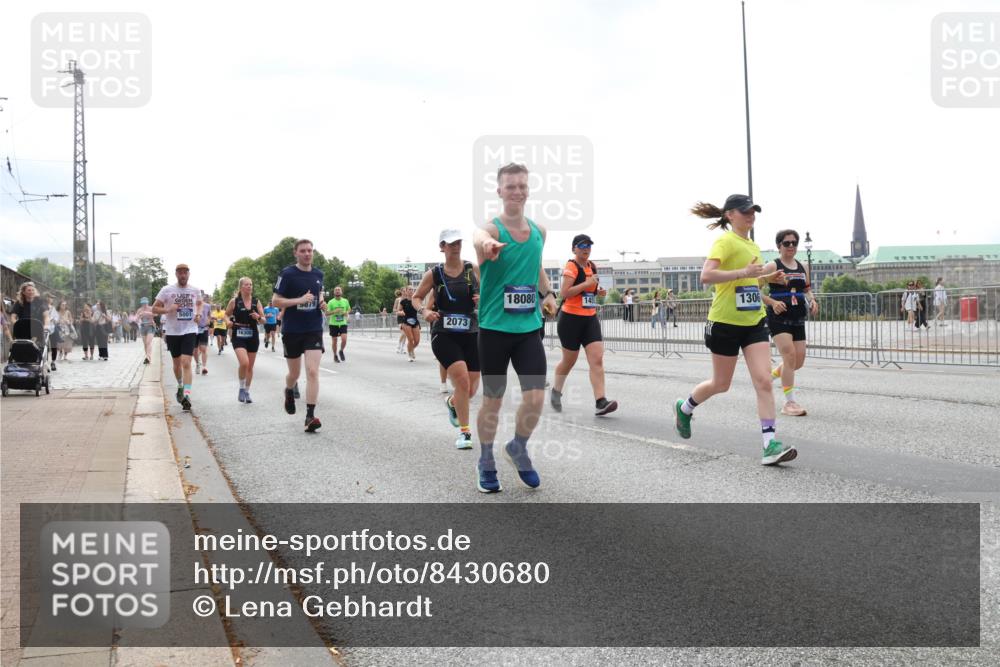 29.06.2025 - hella hamburg halbmarathon Lena Gebhardt http://msf.ph/oto/8430680 29.06.2025 10:44:05 Lombardsbrücke 5001, 16308, 5879, 2073, 18080, 1306, 1023, 1026, 1095, 1306, 1310, 1345, 1400, 1459, 1519, 1802, 1804, 2073, 2186, 2343, 2610, 2692, 2733, 3065, 3288, 3596, 3597, 4496, 4627, 4636, 4866, 4898, 5001, 5127, 5192, 5201, 5293, 5647, 5730, 5731, 5890, 5902, 5905, 6036, 6334, 6895, 6971, 6973, 7205, 7206, 7326, 7489, 7504, 7610, 7818, 7842, 8000, 8058, 8272, 8591, 8763, 8870, 8957, 9073, 9510, 9704, 9879, 10097, 10223, 11955, 12322, 12803, 12995, 13906, 14123, 14654 meine-sportfotos.de