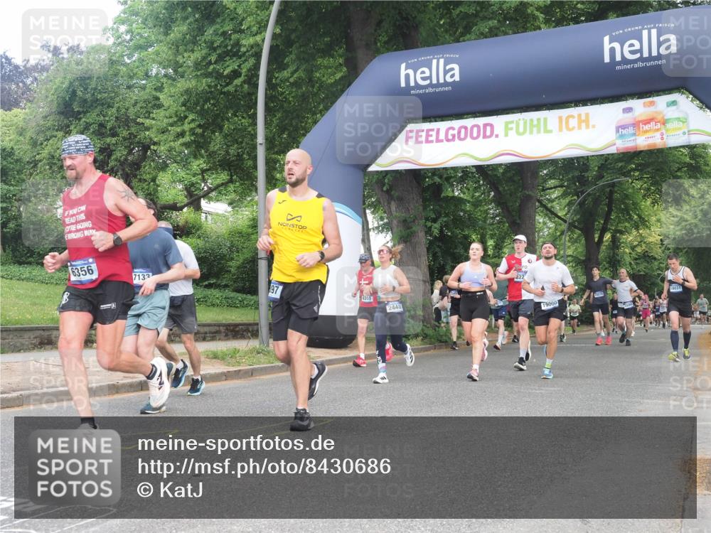29.06.2025 - hella hamburg halbmarathon KatJ http://msf.ph/oto/8430686 29.06.2025 10:41:58 Zwischen KM18-KM19 1143, 2432, 2448, 4897, 6356, 8223, 8618 meine-sportfotos.de