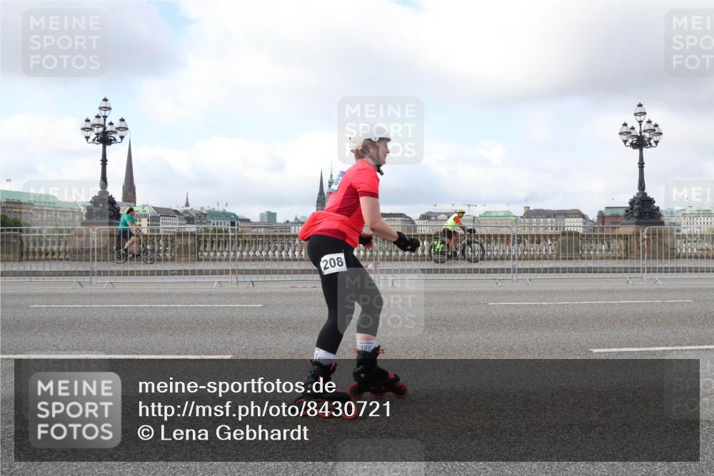 29.06.2025 - hella hamburg halbmarathon Lena Gebhardt http://msf.ph/oto/8430721 29.06.2025 09:00:21 Lombardsbrücke 208 meine-sportfotos.de