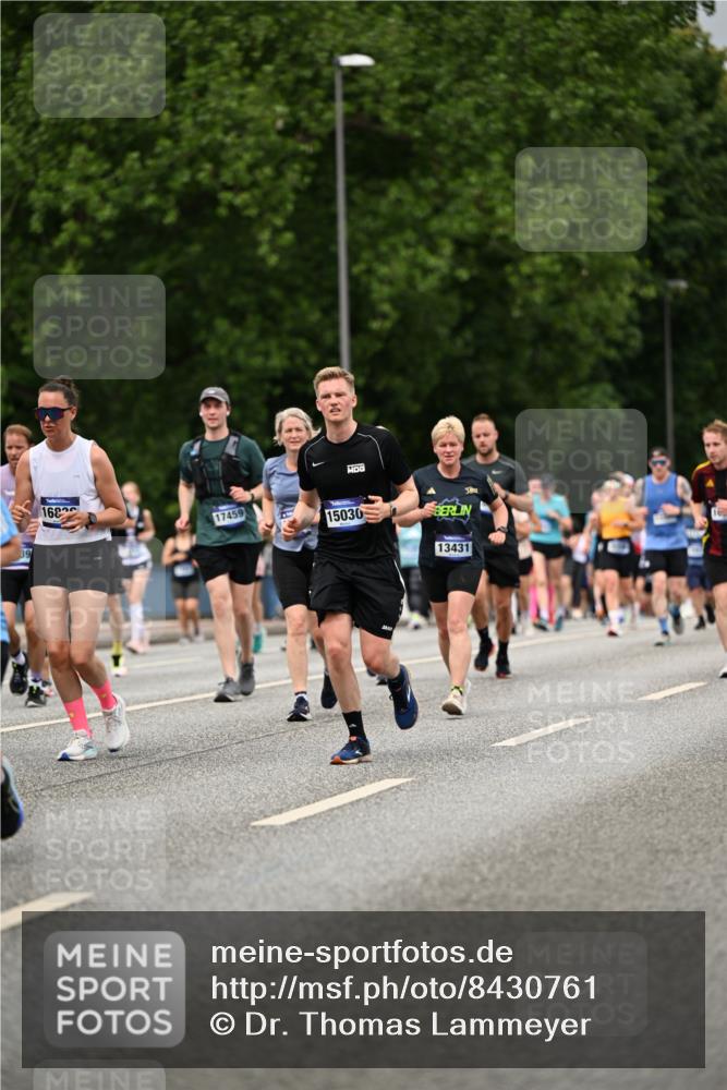 29.06.2025 - hella hamburg halbmarathon Dr. Thomas Lammeyer http://msf.ph/oto/8430761 29.06.2025 10:52:01 Kennedybrücke 1073, 1430, 1523, 1618, 2163, 2211, 2320, 2407, 2491, 2500, 2882, 3679, 4239, 4342, 4974, 5700, 5796, 6255, 6256, 6879, 7240, 8105, 8158, 8270, 9356, 9758, 10658, 10777, 10903, 11276 meine-sportfotos.de