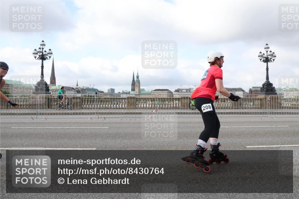 29.06.2025 - hella hamburg halbmarathon Lena Gebhardt http://msf.ph/oto/8430764 29.06.2025 09:00:21 Lombardsbrücke 208 meine-sportfotos.de