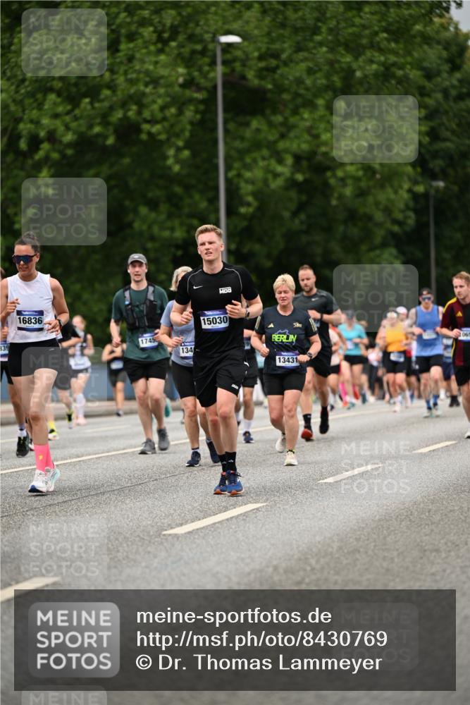 29.06.2025 - hella hamburg halbmarathon Dr. Thomas Lammeyer http://msf.ph/oto/8430769 29.06.2025 10:52:01 Kennedybrücke 1073, 1430, 1523, 1618, 2163, 2211, 2320, 2407, 2491, 2500, 2882, 3679, 4239, 4342, 4974, 5700, 5796, 6255, 6256, 6879, 7240, 8105, 8158, 8270, 9356, 9758, 10658, 10777, 10903, 11276 meine-sportfotos.de
