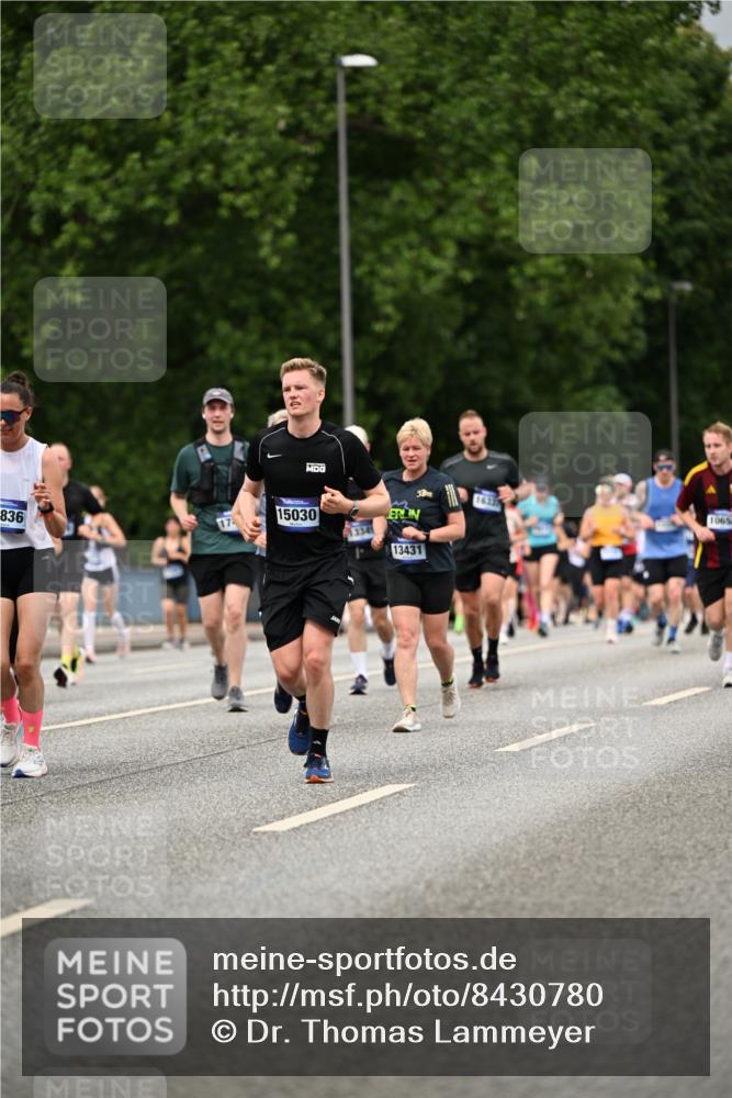 29.06.2025 - hella hamburg halbmarathon Dr. Thomas Lammeyer http://msf.ph/oto/8430780 29.06.2025 10:52:01 Kennedybrücke 1073, 1430, 1523, 1618, 2163, 2211, 2320, 2407, 2491, 2500, 2882, 3679, 4239, 4342, 4974, 5700, 5796, 6255, 6256, 6879, 7240, 8105, 8158, 8270, 9356, 9758, 10658, 10777, 10903, 11276 meine-sportfotos.de