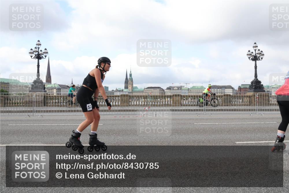 29.06.2025 - hella hamburg halbmarathon Lena Gebhardt http://msf.ph/oto/8430785 29.06.2025 09:00:22 Lombardsbrücke 52 meine-sportfotos.de