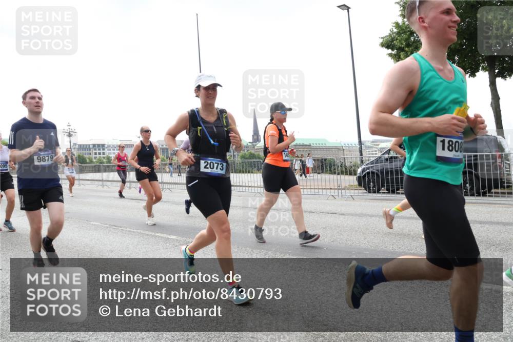 29.06.2025 - hella hamburg halbmarathon Lena Gebhardt http://msf.ph/oto/8430793 29.06.2025 10:44:06 Lombardsbrücke 095, 9879, 2073, 1, 1808, 1023, 1026, 1095, 1306, 1310, 1345, 1459, 1519, 1802, 1804, 2073, 2186, 2343, 2610, 2692, 2733, 3065, 3288, 3596, 3597, 4496, 4627, 4636, 4866, 4898, 5001, 5127, 5192, 5201, 5293, 5647, 5730, 5731, 5890, 5902, 5905, 6036, 6334, 6895, 6971, 6973, 7205, 7206, 7326, 7489, 7504, 7610, 7818, 7842, 8000, 8058, 8272, 8591, 8763, 8870, 8957, 9073, 9510, 9704, 9879, 10097, 10223, 11825, 11955, 12322, 12803, 12995, 13906, 14123, 14654 meine-sportfotos.de