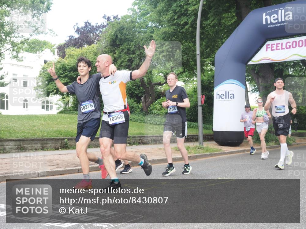 29.06.2025 - hella hamburg halbmarathon KatJ http://msf.ph/oto/8430807 29.06.2025 10:42:04 Zwischen KM18-KM19 1193, 1506, 2448, 3652, 4231, 4897, 6355, 7221, 8223 meine-sportfotos.de