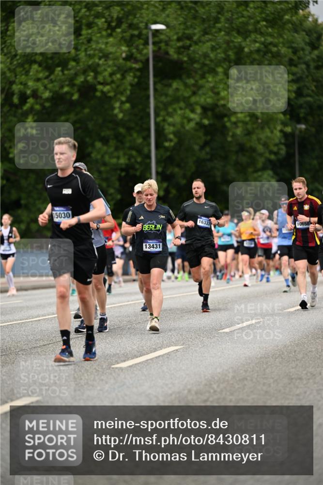 29.06.2025 - hella hamburg halbmarathon Dr. Thomas Lammeyer http://msf.ph/oto/8430811 29.06.2025 10:52:02 Kennedybrücke 1073, 1430, 1523, 1618, 2163, 2211, 2320, 2407, 2491, 2500, 2882, 3679, 4239, 4342, 4974, 5700, 5796, 6255, 6256, 6879, 7240, 8105, 8158, 8270, 9356, 9758, 10658, 10777, 10903, 11276 meine-sportfotos.de