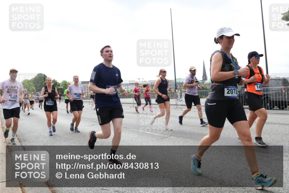 29.06.2025 - hella hamburg halbmarathon Lena Gebhardt http://msf.ph/oto/8430813 29.06.2025 10:44:06 Lombardsbrücke 5001, 16308, 1095, 2073, 145, 1023, 1026, 1095, 1306, 1310, 1345, 1459, 1519, 1802, 1804, 2073, 2186, 2343, 2610, 2692, 2733, 3065, 3288, 3596, 3597, 4496, 4627, 4636, 4866, 4898, 5001, 5127, 5192, 5201, 5293, 5647, 5730, 5731, 5890, 5902, 5905, 6036, 6334, 6895, 6971, 6973, 7205, 7206, 7326, 7489, 7504, 7610, 7818, 7842, 8000, 8058, 8272, 8591, 8763, 8870, 8957, 9073, 9510, 9704, 9879, 10097, 10223, 11825, 11955, 12322, 12803, 12995, 13906, 14123, 14654 meine-sportfotos.de