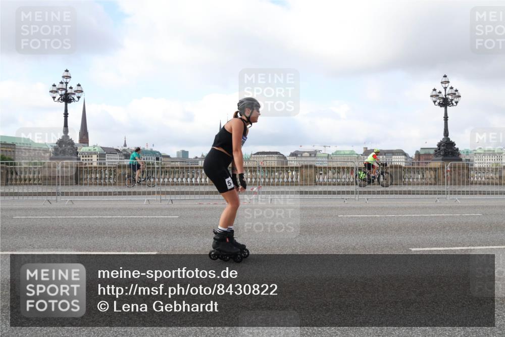 29.06.2025 - hella hamburg halbmarathon Lena Gebhardt http://msf.ph/oto/8430822 29.06.2025 09:00:22 Lombardsbrücke 5 meine-sportfotos.de