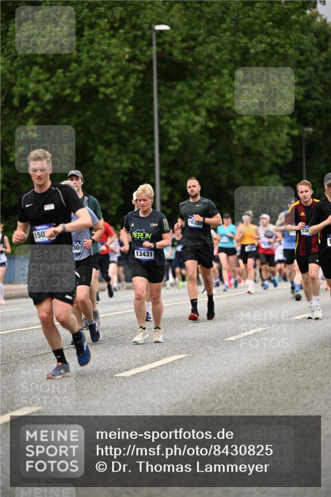 29.06.2025 - hella hamburg halbmarathon Dr. Thomas Lammeyer http://msf.ph/oto/8430825 29.06.2025 10:52:02 Kennedybrücke 1073, 1430, 1523, 1618, 2163, 2211, 2320, 2407, 2491, 2500, 2882, 3679, 4239, 4342, 4974, 5700, 5796, 6255, 6256, 6879, 7240, 8105, 8158, 8270, 9356, 9758, 10658, 10777, 10903, 11276 meine-sportfotos.de