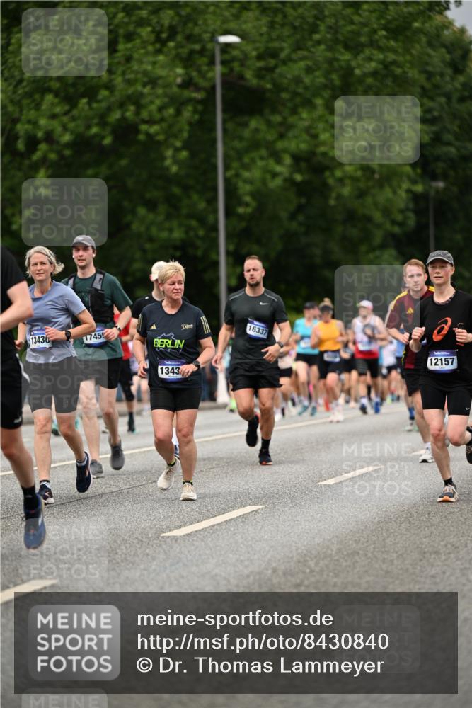 29.06.2025 - hella hamburg halbmarathon Dr. Thomas Lammeyer http://msf.ph/oto/8430840 29.06.2025 10:52:03 Kennedybrücke 1073, 1430, 1523, 1618, 2163, 2211, 2320, 2407, 2491, 2500, 2882, 3679, 4239, 4974, 5700, 5796, 6255, 6256, 6879, 7240, 8105, 8158, 8270, 9356, 9758, 10658, 10777, 10903, 11276 meine-sportfotos.de