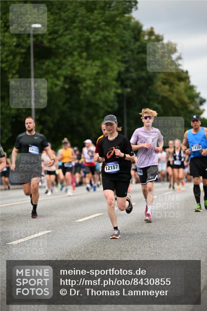 29.06.2025 - hella hamburg halbmarathon Dr. Thomas Lammeyer http://msf.ph/oto/8430855 29.06.2025 10:52:04 Kennedybrücke 1073, 1430, 1434, 1523, 1618, 2163, 2211, 2320, 2407, 2491, 2882, 3679, 4239, 4974, 5796, 6255, 6256, 6879, 7240, 8105, 8158, 8270, 9356, 9758, 10075, 10658, 10777, 10903, 11276 meine-sportfotos.de