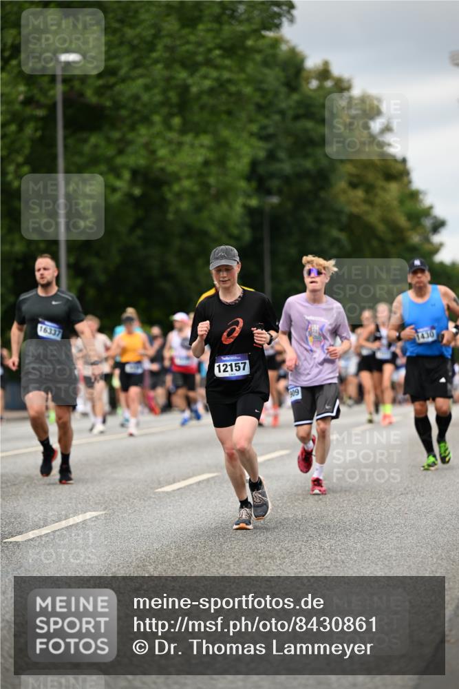 29.06.2025 - hella hamburg halbmarathon Dr. Thomas Lammeyer http://msf.ph/oto/8430861 29.06.2025 10:52:04 Kennedybrücke 1073, 1430, 1434, 1523, 1618, 2163, 2211, 2320, 2407, 2491, 2882, 3679, 4239, 4974, 5796, 6255, 6256, 6879, 7240, 8105, 8158, 8270, 9356, 9758, 10075, 10658, 10777, 10903, 11276 meine-sportfotos.de