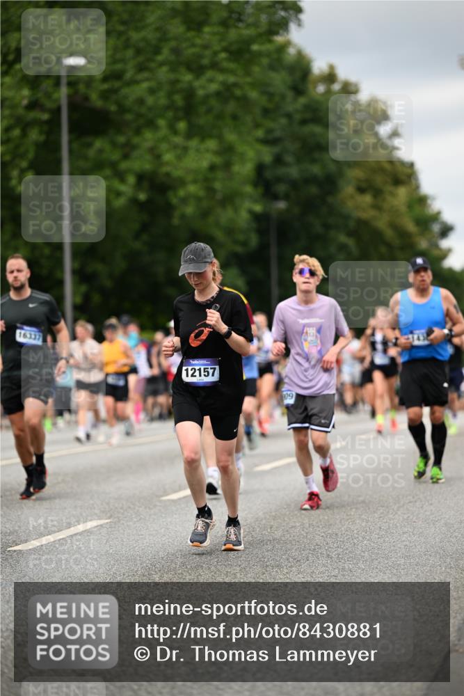 29.06.2025 - hella hamburg halbmarathon Dr. Thomas Lammeyer http://msf.ph/oto/8430881 29.06.2025 10:52:04 Kennedybrücke 1073, 1430, 1434, 1523, 1618, 2163, 2211, 2320, 2407, 2491, 2882, 3679, 4239, 4974, 5796, 6255, 6256, 6879, 7240, 8105, 8158, 8270, 9356, 9758, 10075, 10658, 10777, 10903, 11276 meine-sportfotos.de