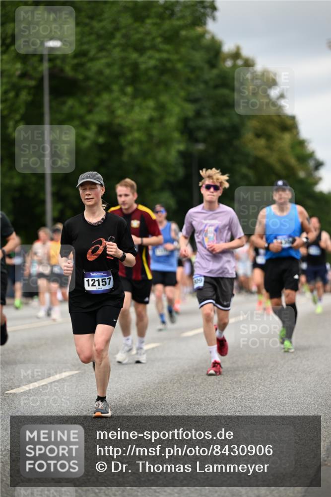 29.06.2025 - hella hamburg halbmarathon Dr. Thomas Lammeyer http://msf.ph/oto/8430906 29.06.2025 10:52:05 Kennedybrücke 1073, 1430, 1434, 1523, 1618, 2163, 2211, 2320, 2407, 2491, 2882, 3679, 4239, 4974, 5796, 6255, 6256, 6879, 7240, 8105, 8158, 8270, 9356, 9758, 10075, 10658, 10777, 10903, 11276 meine-sportfotos.de