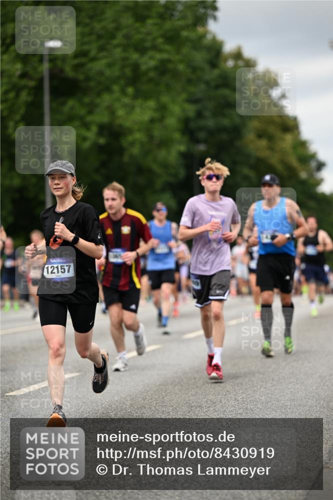 29.06.2025 - hella hamburg halbmarathon Dr. Thomas Lammeyer http://msf.ph/oto/8430919 29.06.2025 10:52:05 Kennedybrücke 1073, 1430, 1434, 1523, 1618, 2163, 2211, 2320, 2407, 2491, 2882, 3679, 4239, 4974, 5796, 6255, 6256, 6879, 7240, 8105, 8158, 8270, 9356, 9758, 10075, 10658, 10777, 10903, 11276 meine-sportfotos.de