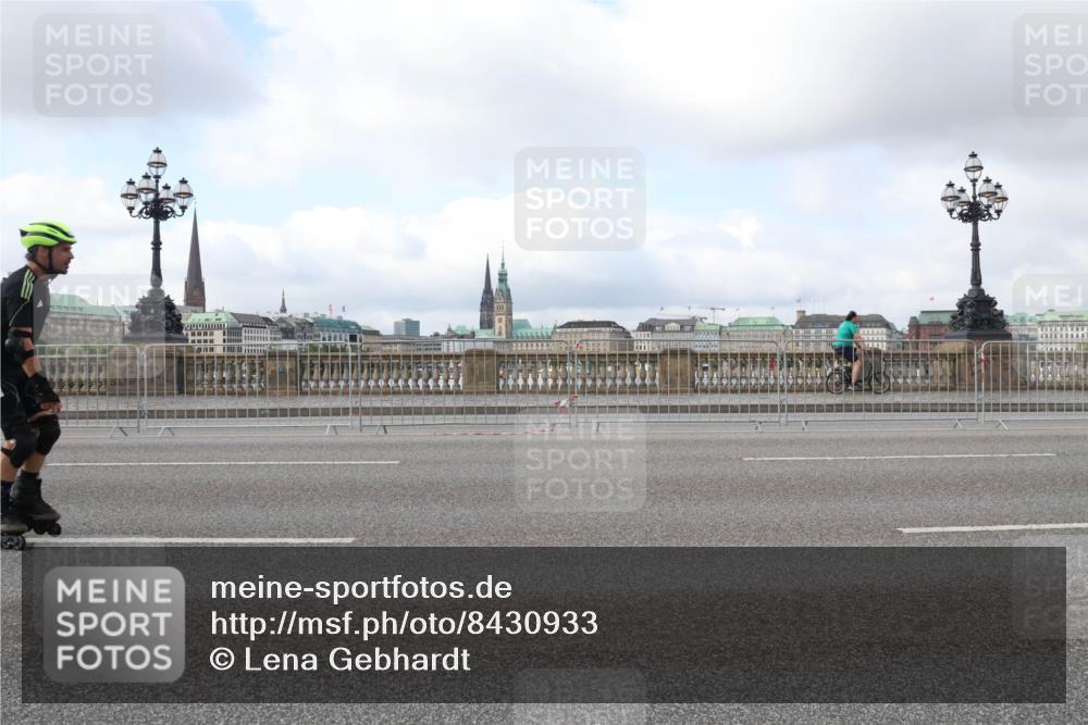 29.06.2025 - hella hamburg halbmarathon Lena Gebhardt http://msf.ph/oto/8430933 29.06.2025 09:00:25 Lombardsbrücke  meine-sportfotos.de