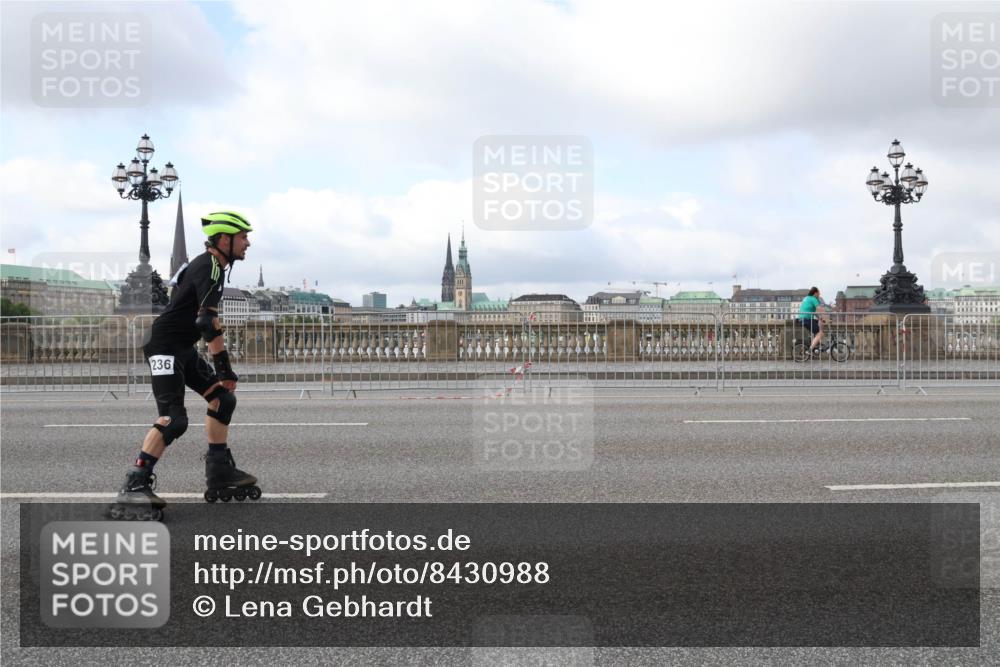 29.06.2025 - hella hamburg halbmarathon Lena Gebhardt http://msf.ph/oto/8430988 29.06.2025 09:00:25 Lombardsbrücke 236 meine-sportfotos.de