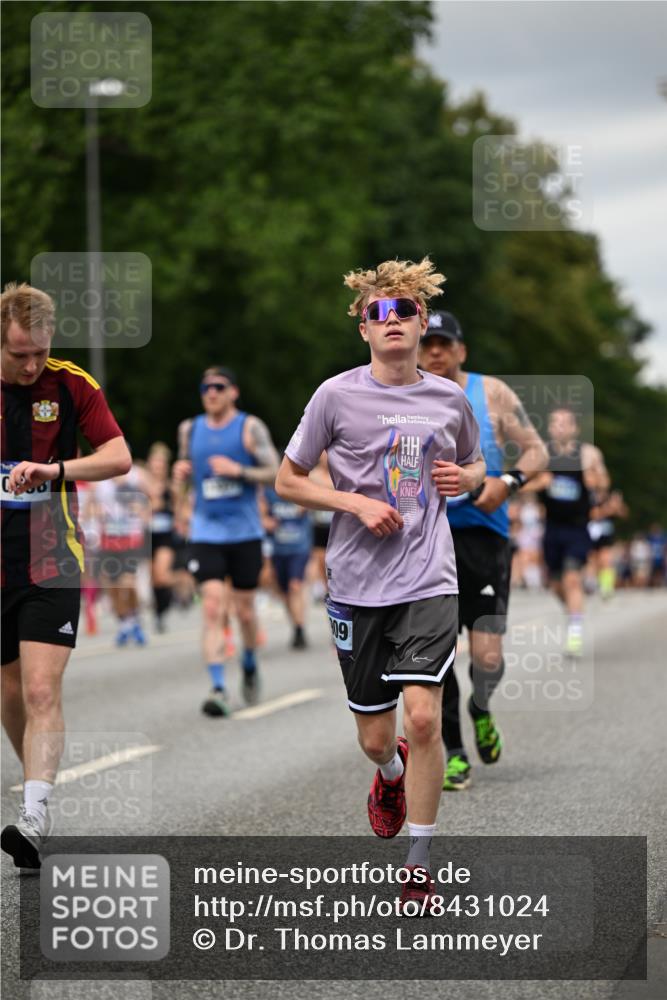 29.06.2025 - hella hamburg halbmarathon Dr. Thomas Lammeyer http://msf.ph/oto/8431024 29.06.2025 10:52:07 Kennedybrücke 1073, 1430, 1434, 1523, 1618, 2163, 2211, 2320, 2407, 2418, 2491, 2882, 3679, 4239, 4974, 5796, 6255, 6256, 6879, 7240, 8105, 8158, 8270, 9018, 9356, 9758, 10075, 10658, 10777, 10903, 11276 meine-sportfotos.de