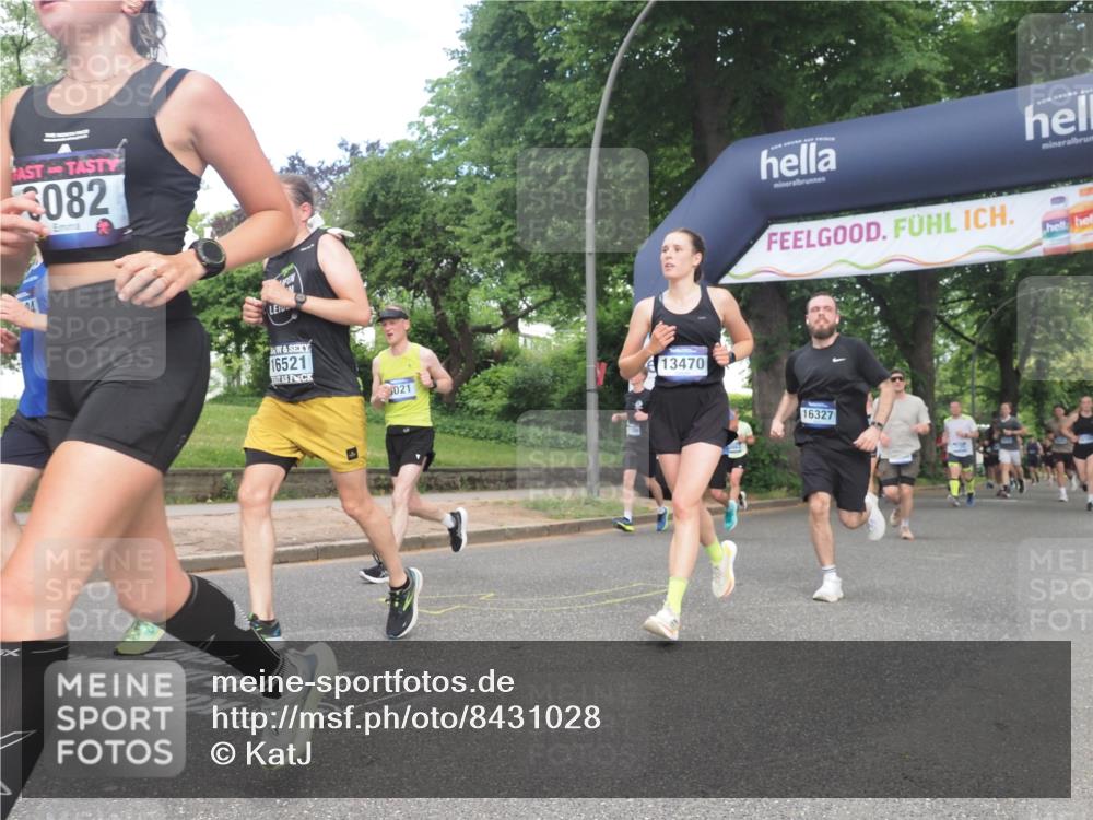 29.06.2025 - hella hamburg halbmarathon KatJ http://msf.ph/oto/8431028 29.06.2025 10:42:13 Zwischen KM18-KM19 2252, 2612, 3177, 3861, 5021, 6082, 6084, 6433, 6569 meine-sportfotos.de