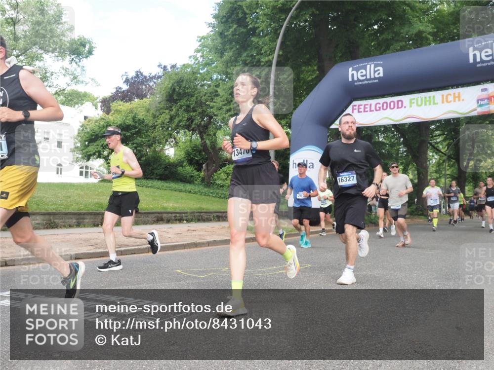 29.06.2025 - hella hamburg halbmarathon KatJ http://msf.ph/oto/8431043 29.06.2025 10:42:13 Zwischen KM18-KM19 2252, 2612, 3177, 3861, 5021, 6082, 6084, 6433, 6569 meine-sportfotos.de