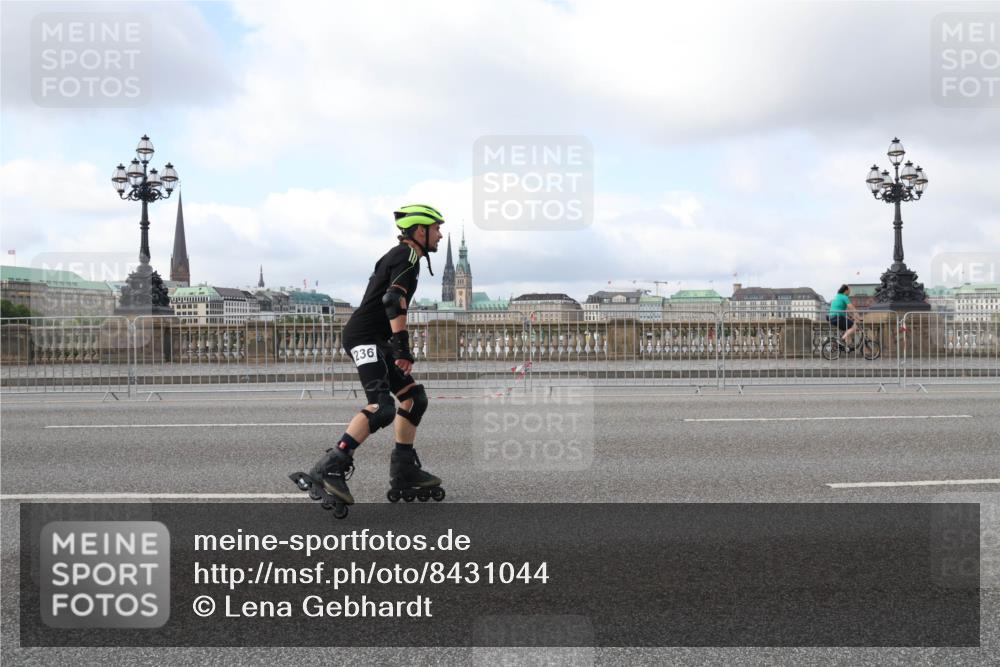 29.06.2025 - hella hamburg halbmarathon Lena Gebhardt http://msf.ph/oto/8431044 29.06.2025 09:00:25 Lombardsbrücke 236 meine-sportfotos.de
