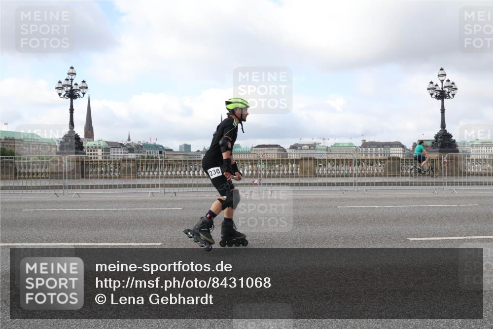 29.06.2025 - hella hamburg halbmarathon Lena Gebhardt http://msf.ph/oto/8431068 29.06.2025 09:00:25 Lombardsbrücke 236 meine-sportfotos.de