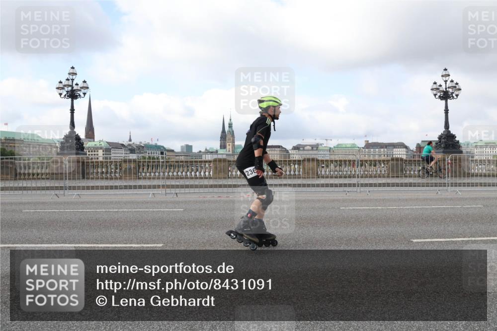 29.06.2025 - hella hamburg halbmarathon Lena Gebhardt http://msf.ph/oto/8431091 29.06.2025 09:00:26 Lombardsbrücke 236 meine-sportfotos.de