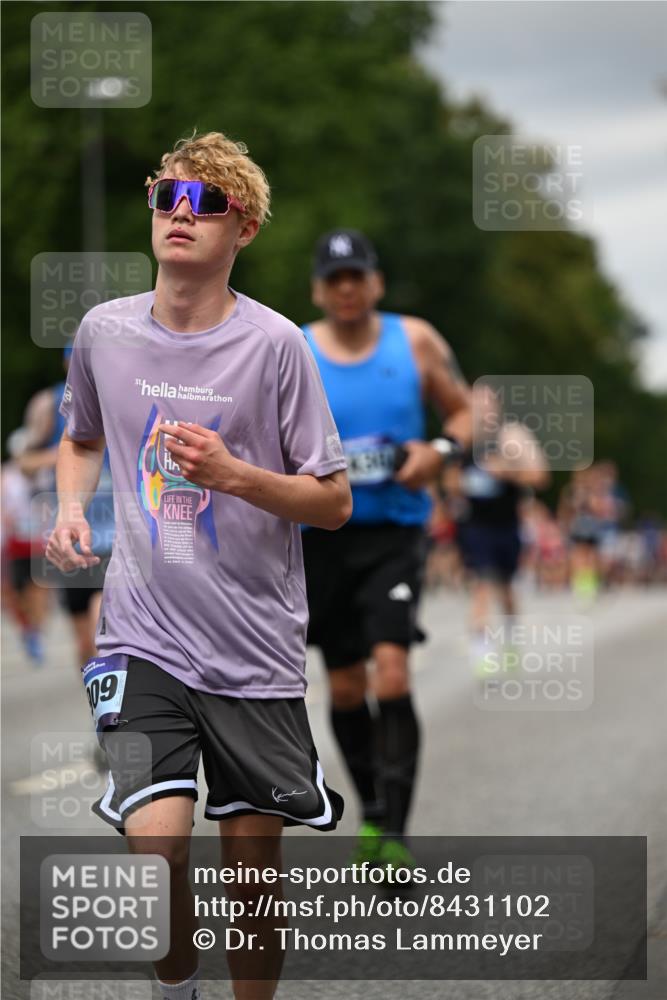 29.06.2025 - hella hamburg halbmarathon Dr. Thomas Lammeyer http://msf.ph/oto/8431102 29.06.2025 10:52:09 Kennedybrücke 1073, 1430, 1434, 1523, 1618, 2163, 2195, 2211, 2320, 2407, 2418, 2491, 2882, 3468, 3679, 4239, 4974, 5796, 6255, 6256, 6879, 7240, 8105, 8158, 8270, 9018, 9356, 9758, 10075, 10658, 10777, 10903, 11276 meine-sportfotos.de