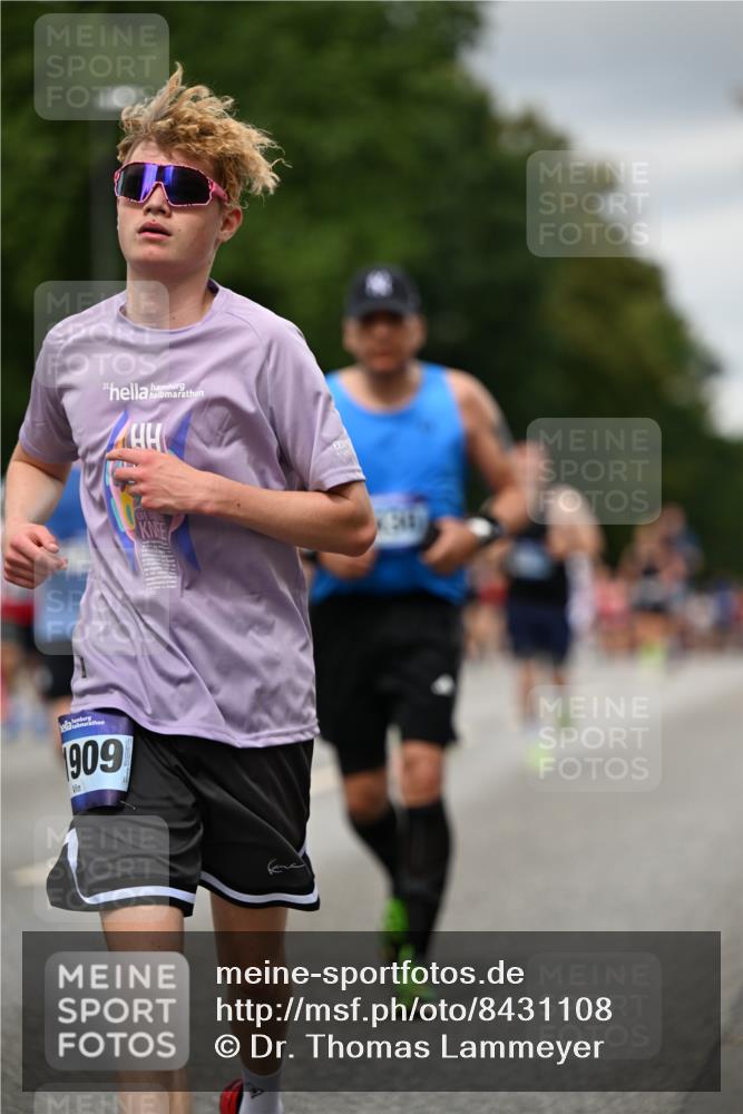 29.06.2025 - hella hamburg halbmarathon Dr. Thomas Lammeyer http://msf.ph/oto/8431108 29.06.2025 10:52:09 Kennedybrücke 1073, 1430, 1434, 1523, 1618, 2163, 2195, 2211, 2320, 2407, 2418, 2491, 2882, 3468, 3679, 4239, 4974, 5796, 6255, 6256, 6879, 7240, 8105, 8158, 8270, 9018, 9356, 9758, 10075, 10658, 10777, 10903, 11276 meine-sportfotos.de