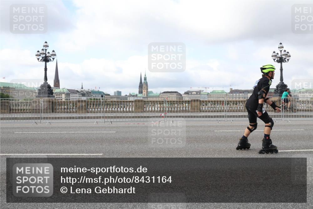 29.06.2025 - hella hamburg halbmarathon Lena Gebhardt http://msf.ph/oto/8431164 29.06.2025 09:00:26 Lombardsbrücke  meine-sportfotos.de