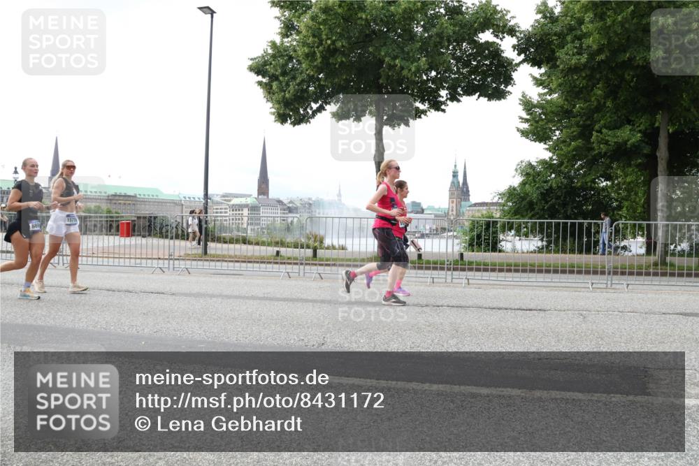 29.06.2025 - hella hamburg halbmarathon Lena Gebhardt http://msf.ph/oto/8431172 29.06.2025 10:44:10 Lombardsbrücke 689, 15715, 1026, 1095, 1306, 1345, 1459, 1519, 1802, 1804, 2073, 2186, 2343, 2610, 2692, 2733, 3065, 3288, 3596, 3597, 4496, 4627, 4636, 4898, 5001, 5127, 5192, 5201, 5293, 5647, 5730, 5731, 5890, 5902, 5905, 6036, 6334, 6895, 7205, 7206, 7326, 7489, 7610, 7818, 7842, 8000, 8058, 8272, 8591, 8763, 8870, 8957, 9073, 9510, 9704, 9879, 10097, 10223, 10303, 10304, 11825, 11955, 12322, 12803, 12995, 13330, 13390, 13906, 14091, 14123, 14654 meine-sportfotos.de