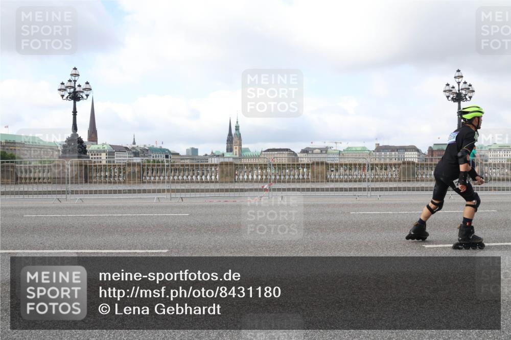 29.06.2025 - hella hamburg halbmarathon Lena Gebhardt http://msf.ph/oto/8431180 29.06.2025 09:00:26 Lombardsbrücke  meine-sportfotos.de