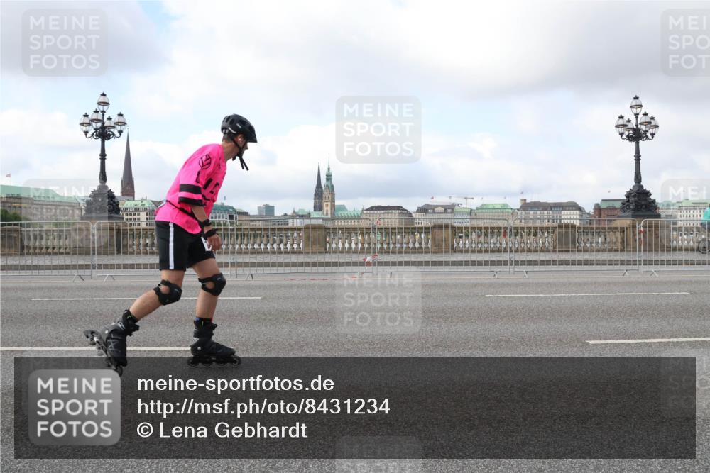 29.06.2025 - hella hamburg halbmarathon Lena Gebhardt http://msf.ph/oto/8431234 29.06.2025 09:00:26 Lombardsbrücke  meine-sportfotos.de
