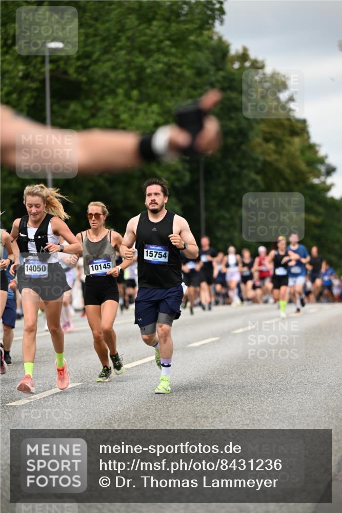 29.06.2025 - hella hamburg halbmarathon Dr. Thomas Lammeyer http://msf.ph/oto/8431236 29.06.2025 10:52:12 Kennedybrücke 1045, 1073, 1430, 1434, 1523, 1618, 2163, 2195, 2320, 2407, 2418, 2491, 2882, 2994, 3468, 3679, 4037, 4239, 4588, 4974, 5796, 6255, 6256, 6879, 7240, 8105, 8158, 8270, 9018, 9356, 10075, 10658, 10777, 10903, 11276, 11351 meine-sportfotos.de