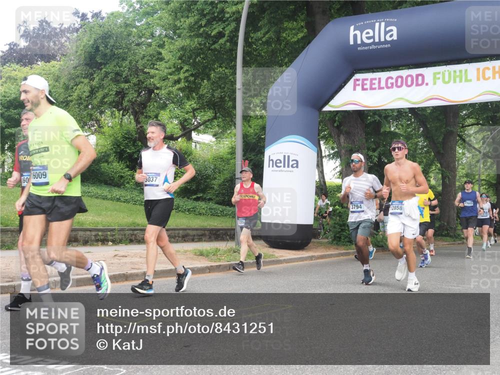 29.06.2025 - hella hamburg halbmarathon KatJ http://msf.ph/oto/8431251 29.06.2025 10:42:21 Zwischen KM18-KM19 1125, 2474, 3037, 3794, 5672, 6443 meine-sportfotos.de