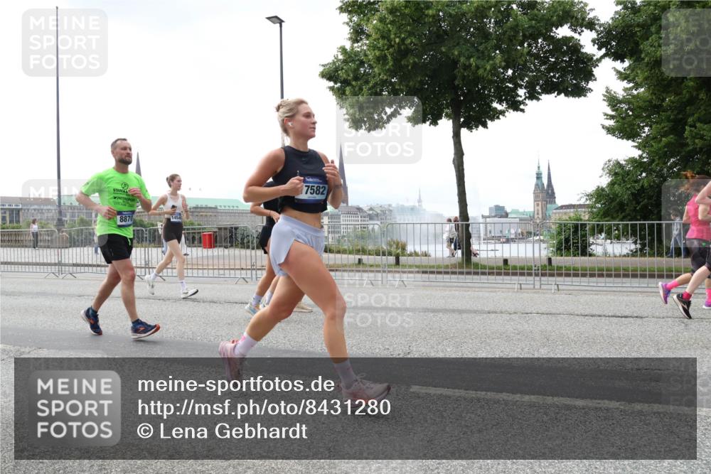 29.06.2025 - hella hamburg halbmarathon Lena Gebhardt http://msf.ph/oto/8431280 29.06.2025 10:44:11 Lombardsbrücke 8870, 1454, 7582, 1026, 1095, 1306, 1345, 1459, 1519, 1802, 1804, 2073, 2186, 2343, 2610, 2692, 2733, 3065, 3288, 3596, 3597, 4496, 4627, 4636, 4898, 5001, 5127, 5192, 5201, 5293, 5647, 5730, 5731, 5890, 5902, 5905, 6036, 6334, 6895, 7326, 7489, 7610, 7818, 7842, 8058, 8272, 8591, 8763, 8870, 8957, 9073, 9510, 9704, 9879, 10097, 10223, 10303, 10304, 11825, 11955, 12322, 12803, 12995, 13330, 13390, 13906, 14091, 14123, 14654 meine-sportfotos.de
