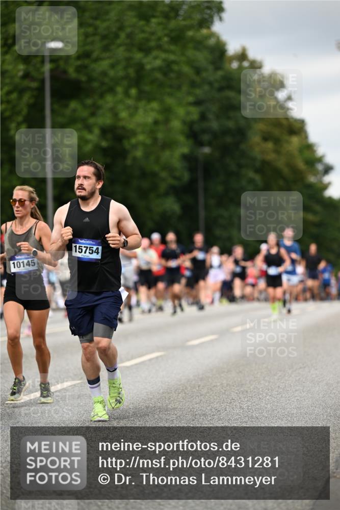 29.06.2025 - hella hamburg halbmarathon Dr. Thomas Lammeyer http://msf.ph/oto/8431281 29.06.2025 10:52:13 Kennedybrücke 1045, 1073, 1430, 1434, 1523, 1618, 2148, 2163, 2195, 2320, 2407, 2418, 2491, 2882, 2994, 3468, 3679, 4037, 4239, 4588, 4974, 5796, 6255, 6256, 6879, 7240, 8105, 8158, 8270, 9018, 9356, 10075, 10658, 10777, 10903, 11351 meine-sportfotos.de