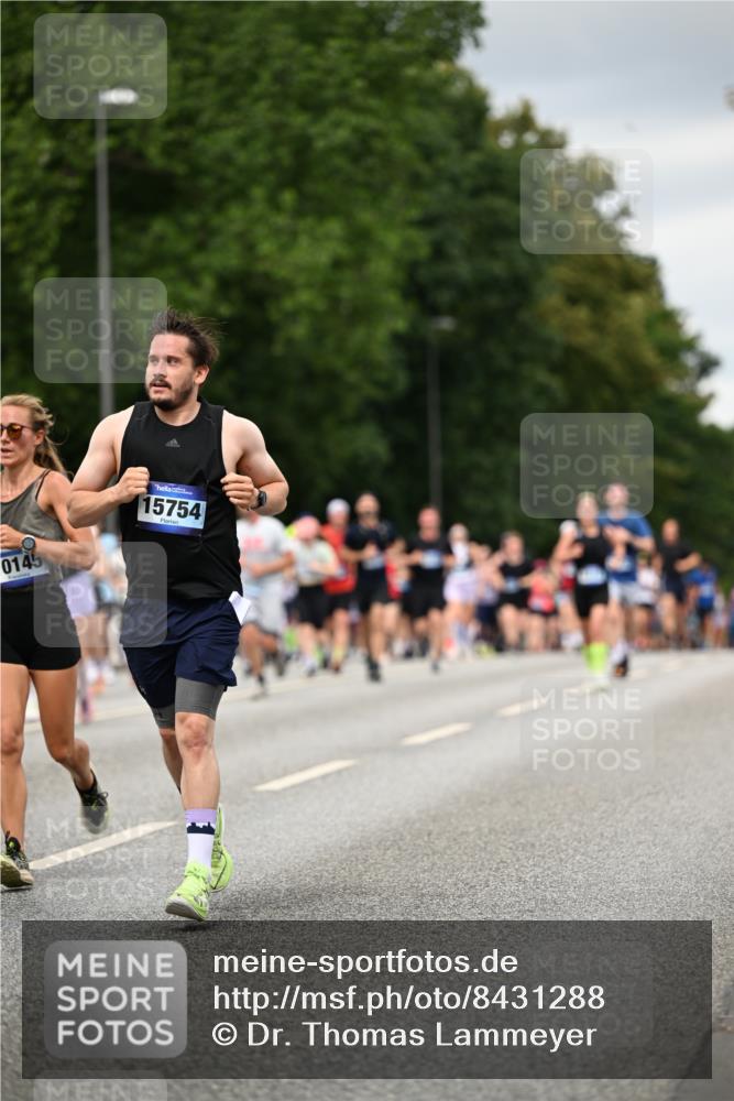 29.06.2025 - hella hamburg halbmarathon Dr. Thomas Lammeyer http://msf.ph/oto/8431288 29.06.2025 10:52:13 Kennedybrücke 1045, 1073, 1430, 1434, 1523, 1618, 2148, 2163, 2195, 2320, 2407, 2418, 2491, 2882, 2994, 3468, 3679, 4037, 4239, 4588, 4974, 5796, 6255, 6256, 6879, 7240, 8105, 8158, 8270, 9018, 9356, 10075, 10658, 10777, 10903, 11351 meine-sportfotos.de