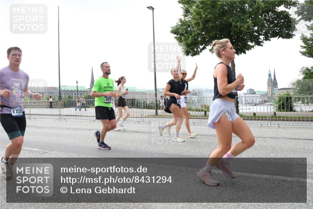 29.06.2025 - hella hamburg halbmarathon Lena Gebhardt http://msf.ph/oto/8431294 29.06.2025 10:44:11 Lombardsbrücke 1723, 8870, 1026, 1095, 1306, 1345, 1459, 1519, 1802, 1804, 2073, 2186, 2343, 2610, 2692, 2733, 3065, 3288, 3596, 3597, 4496, 4627, 4636, 4898, 5001, 5127, 5192, 5201, 5293, 5647, 5730, 5731, 5890, 5902, 5905, 6036, 6334, 6895, 7326, 7489, 7610, 7818, 7842, 8058, 8272, 8591, 8763, 8870, 8957, 9073, 9510, 9704, 9879, 10097, 10223, 10303, 10304, 11825, 11955, 12322, 12803, 12995, 13330, 13390, 13906, 14091, 14123, 14654 meine-sportfotos.de